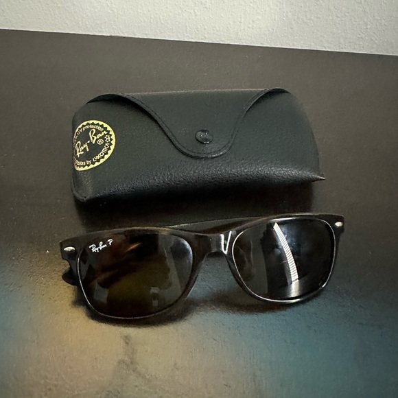 Ray Bans New Wayfarer Polarized Sunglasses - Picture 2 of 3